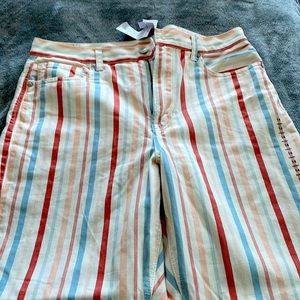 Women’s American eagle size 14 Mom Jeans.